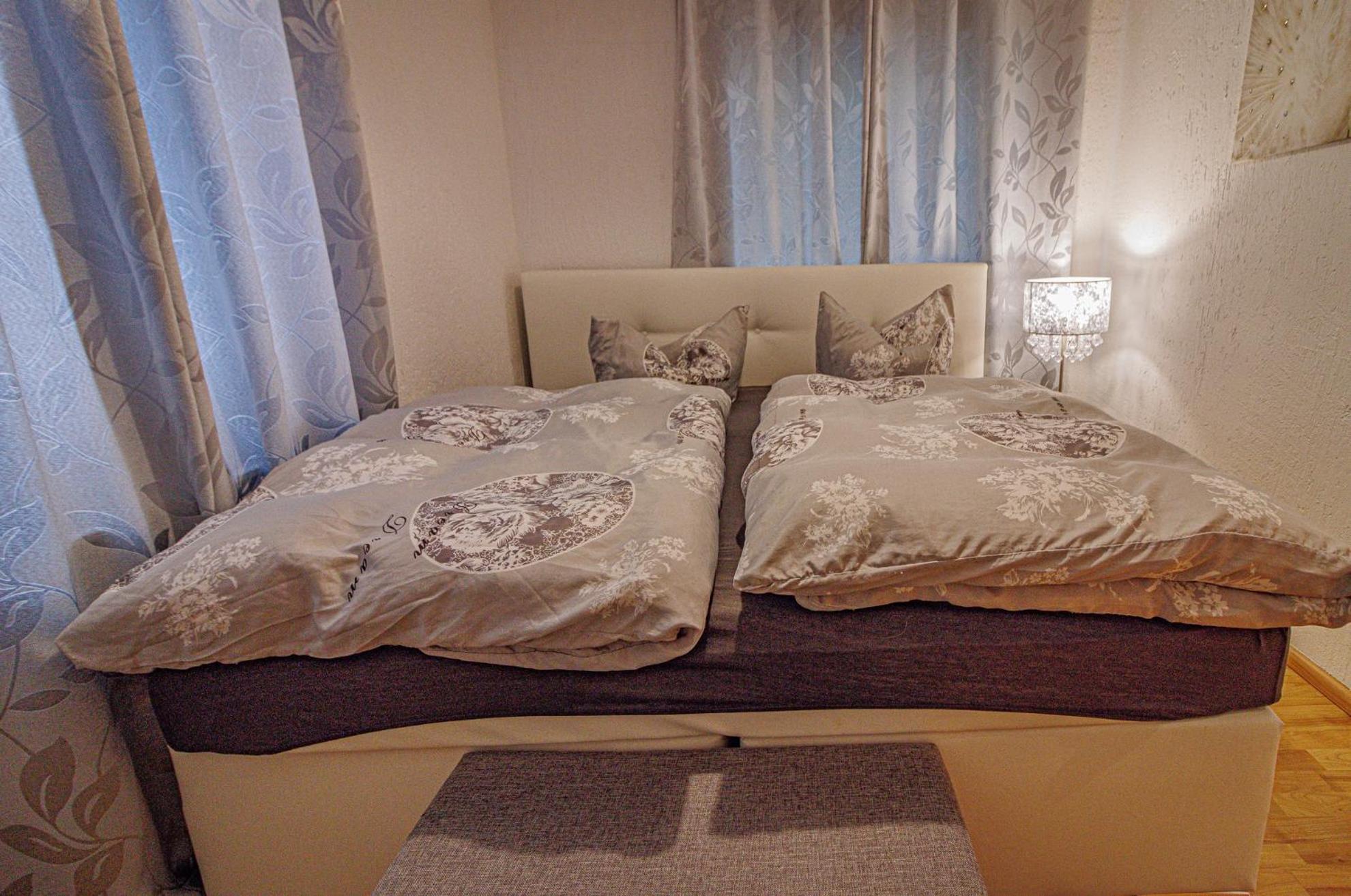 Apartamento Wohnen Ueber Einem Mediterranen Restaurant,apartment 2 Oder 3 Leipzig
