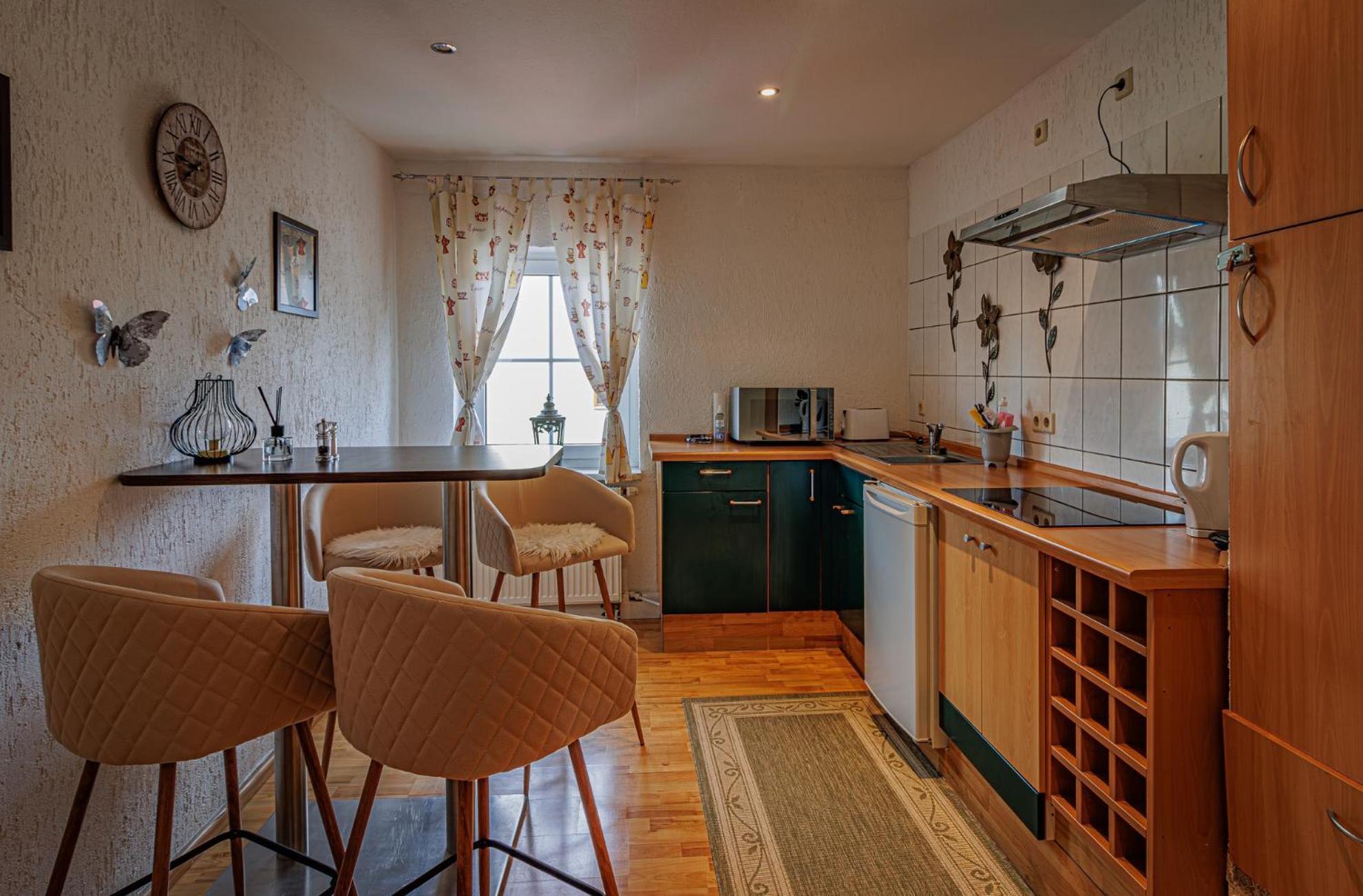 Apartamento Wohnen Ueber Einem Mediterranen Restaurant,apartment 2 Oder 3