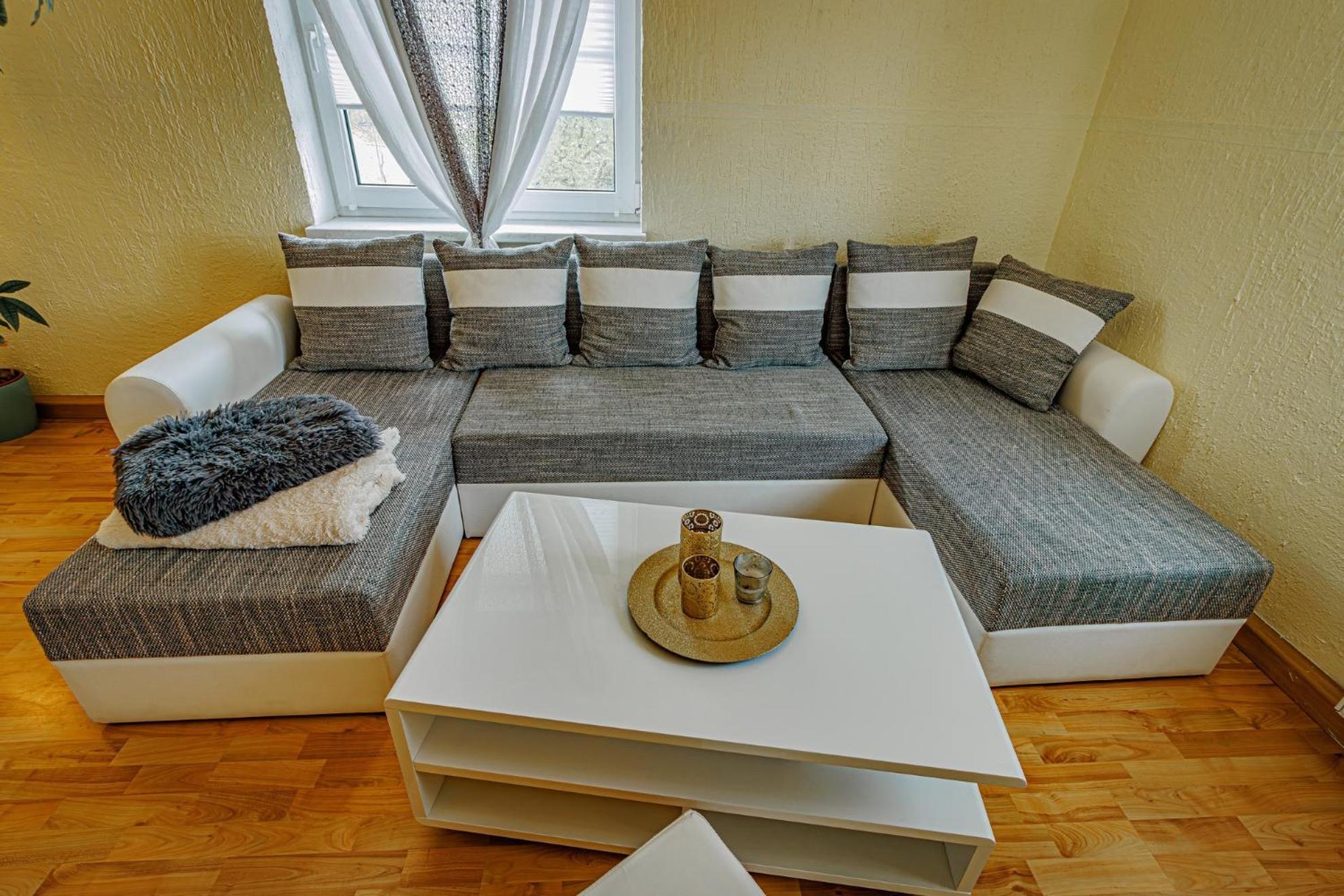 Wohnen Ueber Einem Mediterranen Restaurant,apartment 2 Oder 3 Apartamento Leipzig