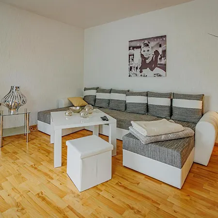 Wohnen Ueber Einem Mediterranen Restaurant,Apartment 2 Oder 3 Leipzig Exterior foto