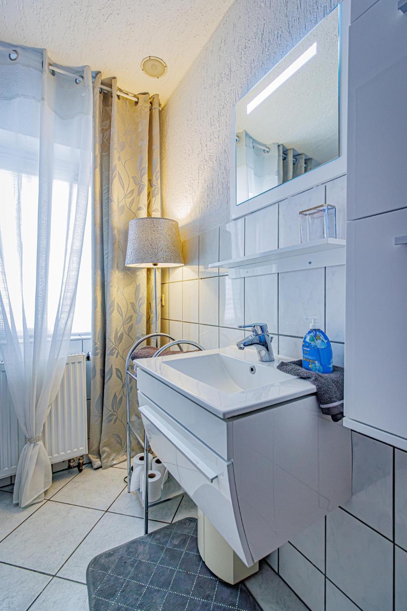 Wohnen Ueber Einem Mediterranen Restaurant,apartment 2 Oder 3 Apartment