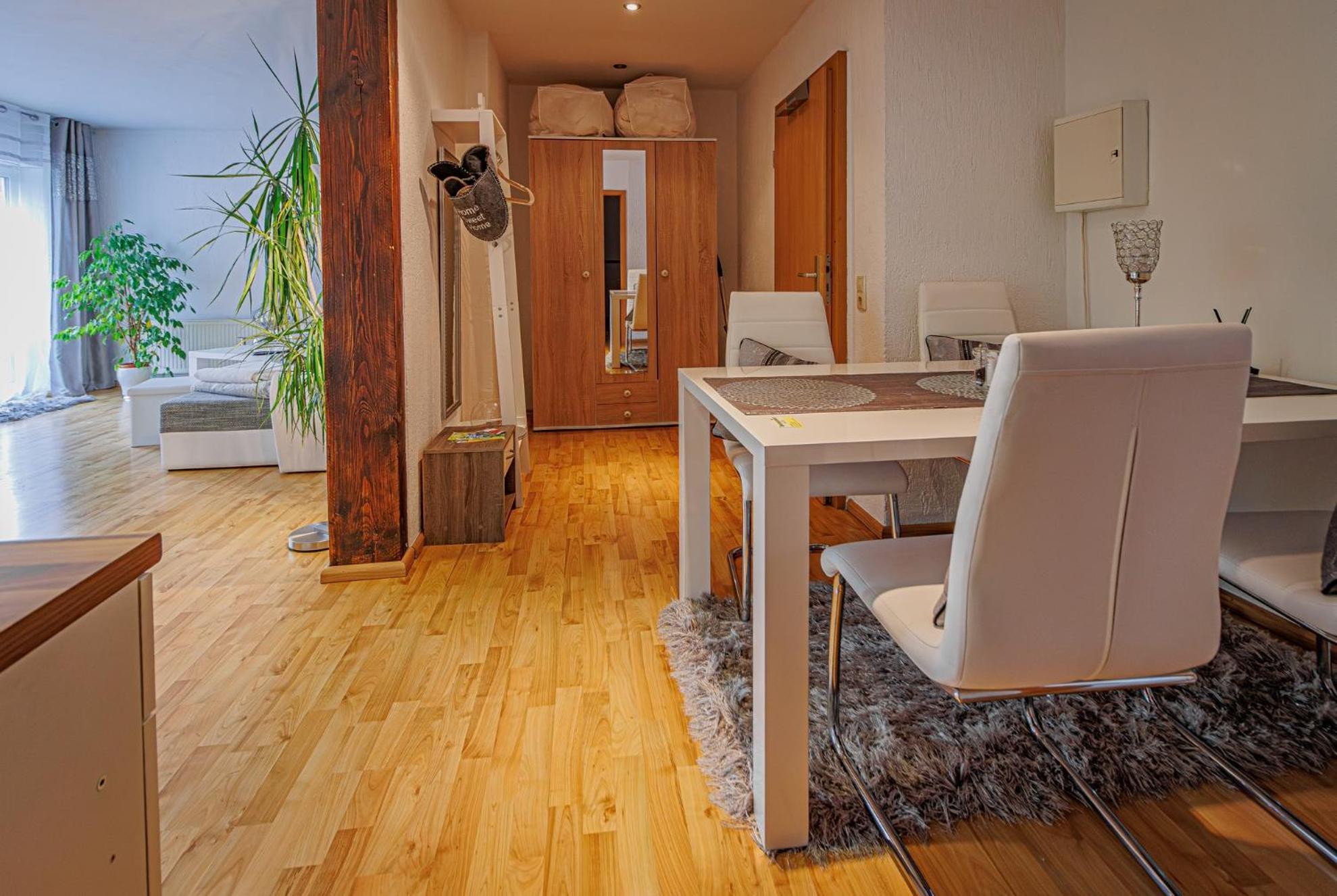 Apartment Wohnen Ueber Einem Mediterranen Restaurant,apartment 2 Oder 3 *