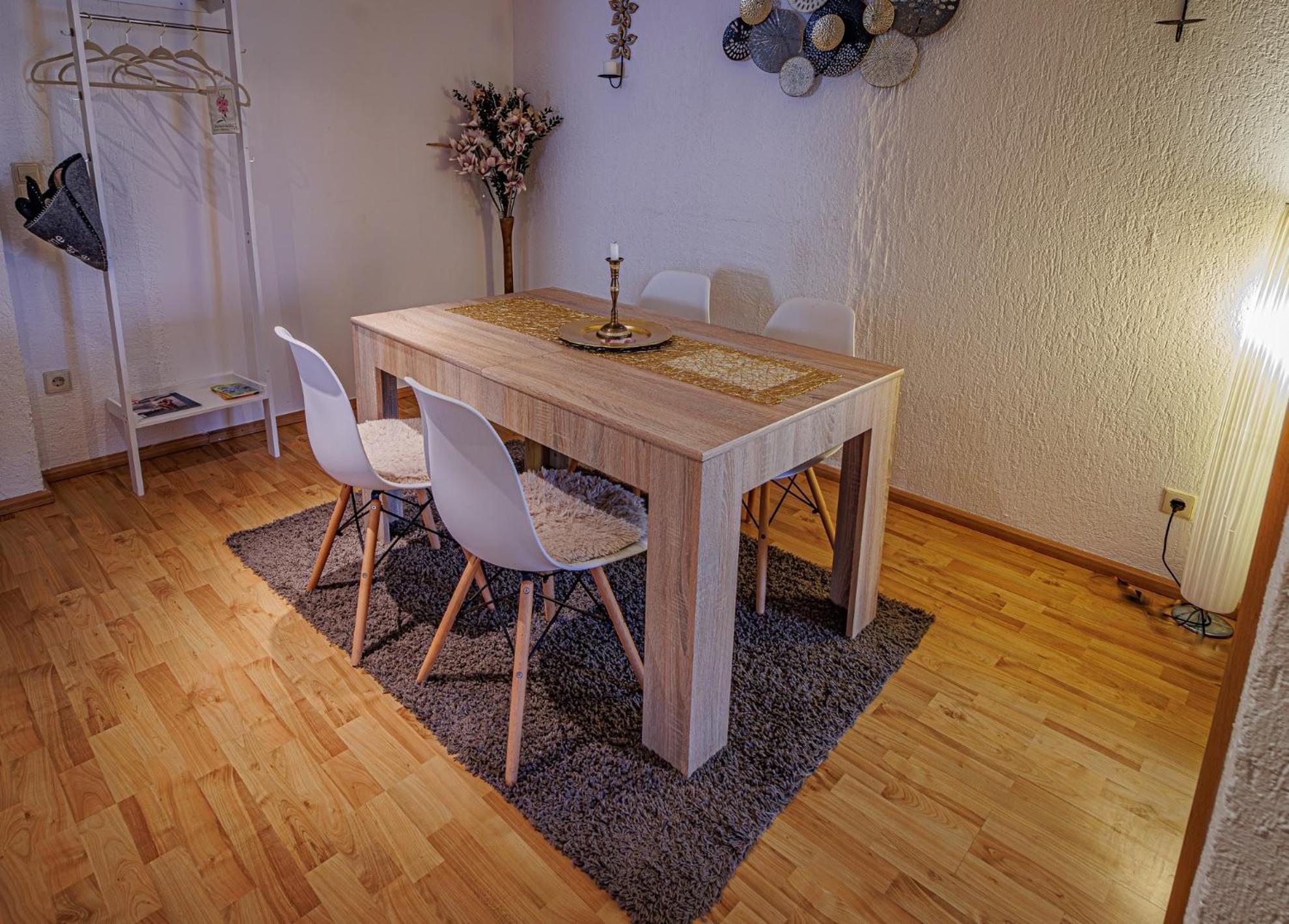 Apartment Wohnen Ueber Einem Mediterranen Restaurant,apartment 2 Oder 3 Leipzig