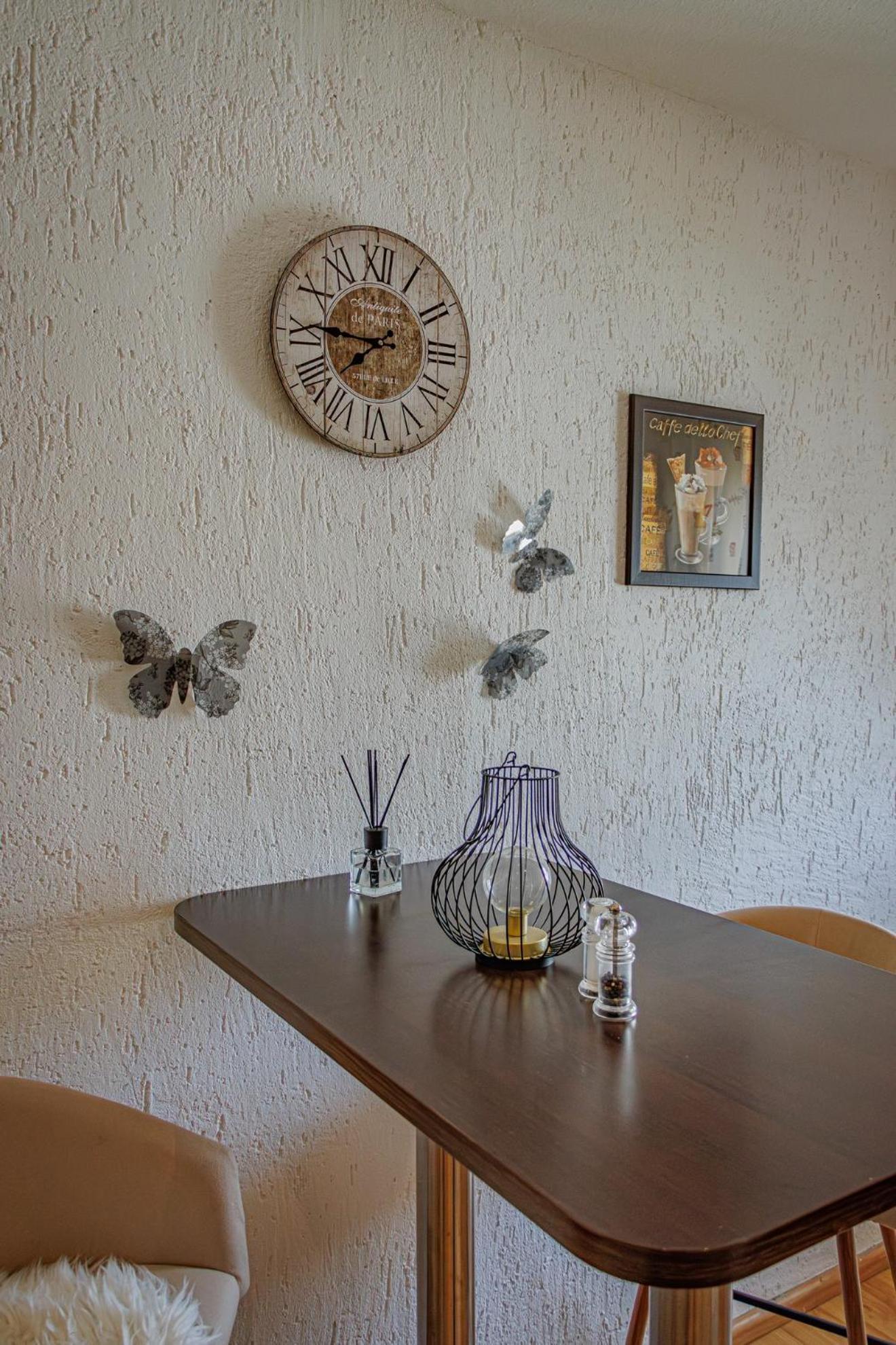 Wohnen Ueber Einem Mediterranen Restaurant,apartment 2 Oder 3 Leipzig
