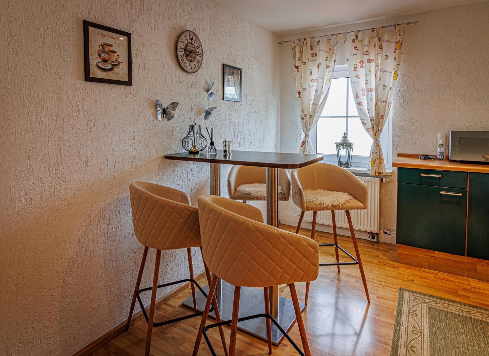 Wohnen Ueber Einem Mediterranen Restaurant,apartment 2 Oder 3
